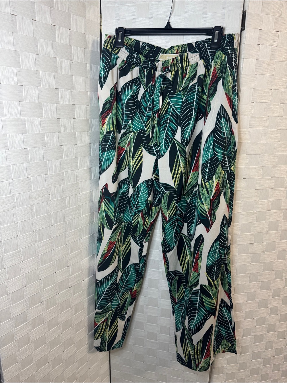 Michael Kors White Wide-Leg Tropical Leaf Print Pants with Green and Red Accents